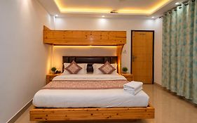 Hotel Yes Boss - Walking Distance New Delhi Railway Station